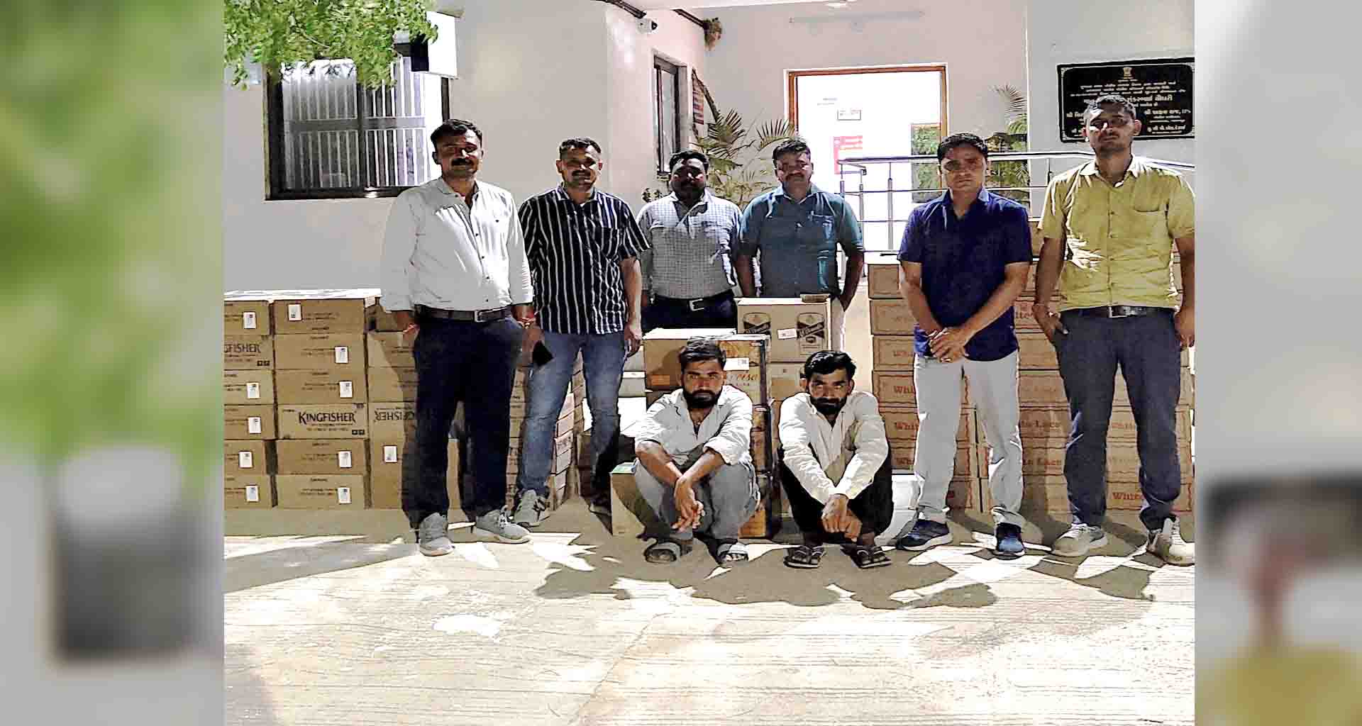 પેરોલ ફર્લોની ટીમે પેટ્રોલિંગ દરમિયાન માવસરીમાં ડાલામાંથી વિદેશી દારૂની ૪૦૨૦ બોટલો ઝડપાઈ