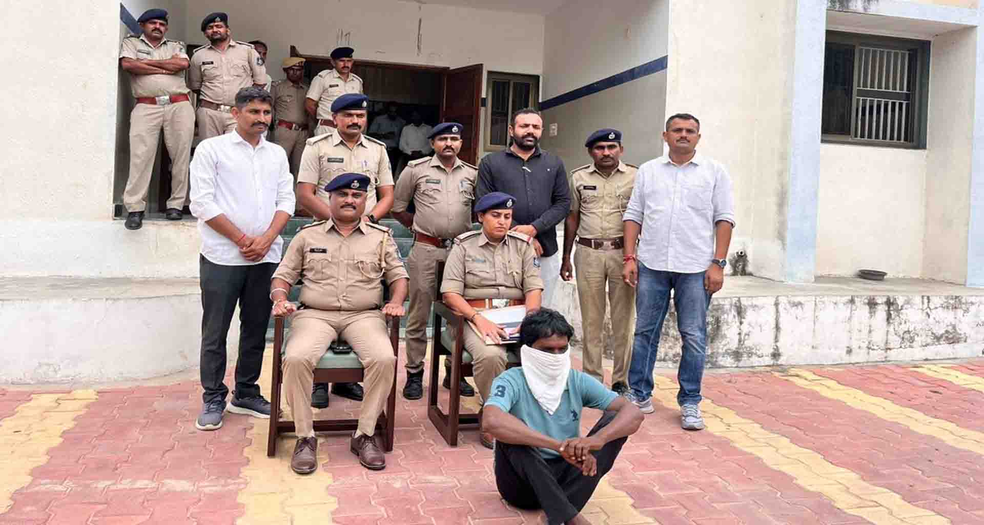 વાવ તાલુકાના નાળોદર ગામની સીમનો હત્યારો ઝડપાયો; આડા સબંધ હોવાનું સામે આવ્યું