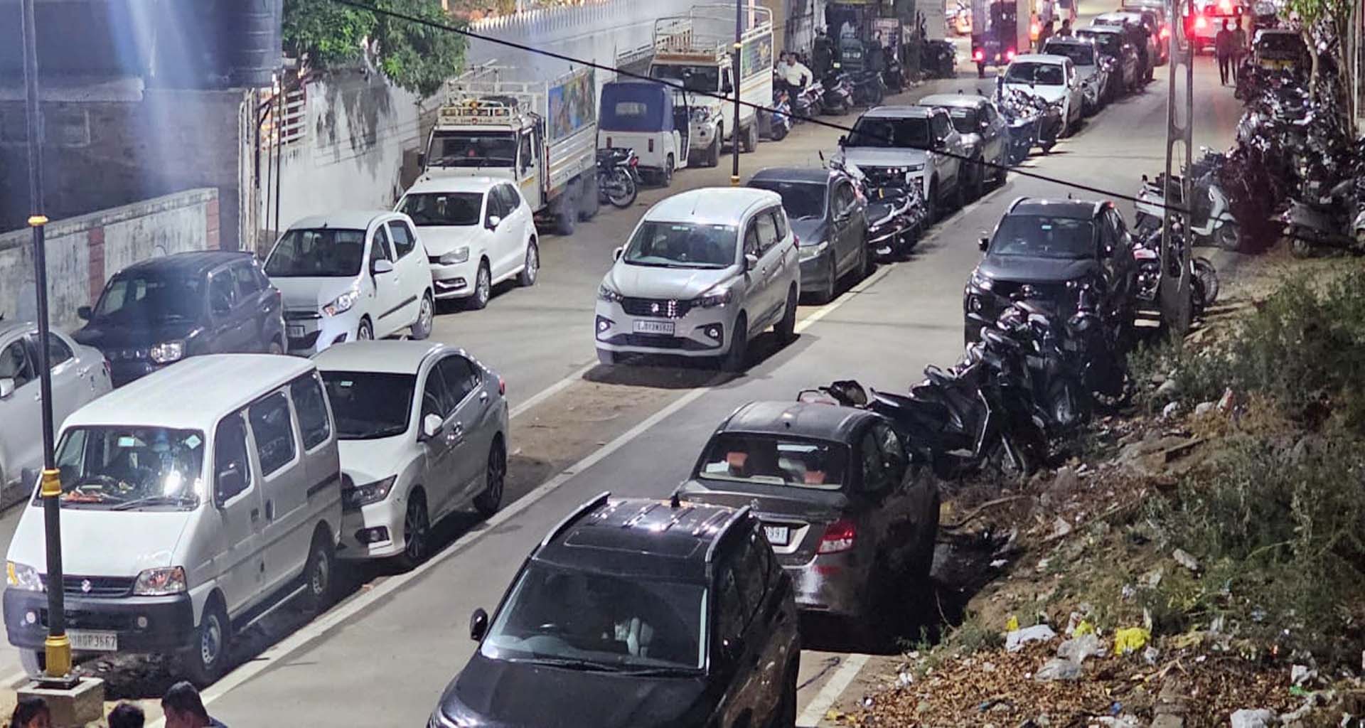 ડીસામાં હાઇવે સ્થિત પાર્ટી પ્લોટ રહીશો માટે ‘માથાનો દુખાવો’ બન્યો