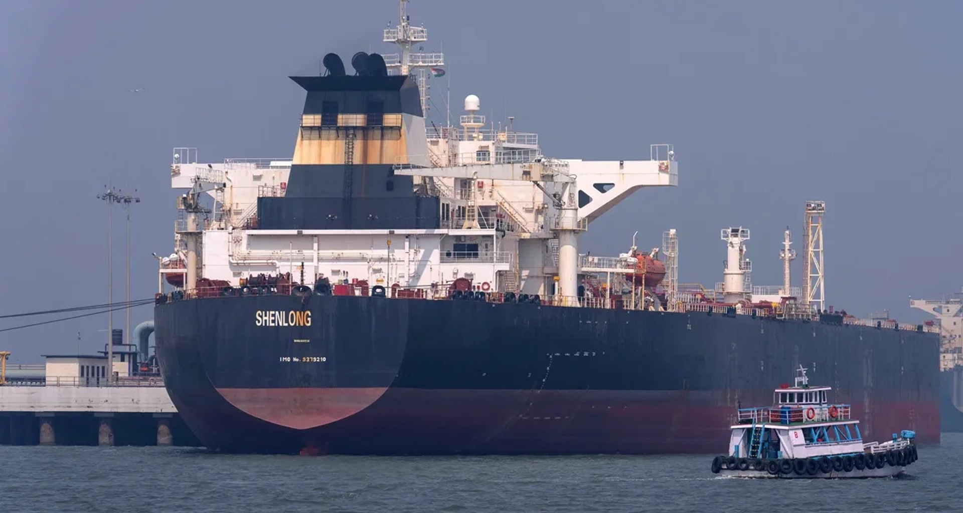 ત્રણ મોટા ક્રૂડ ઓઇલ ટેન્કર હોર્મુઝ સ્ટ્રેટ પાર કરીને મુન્દ્રા બંદર પહોંચશે