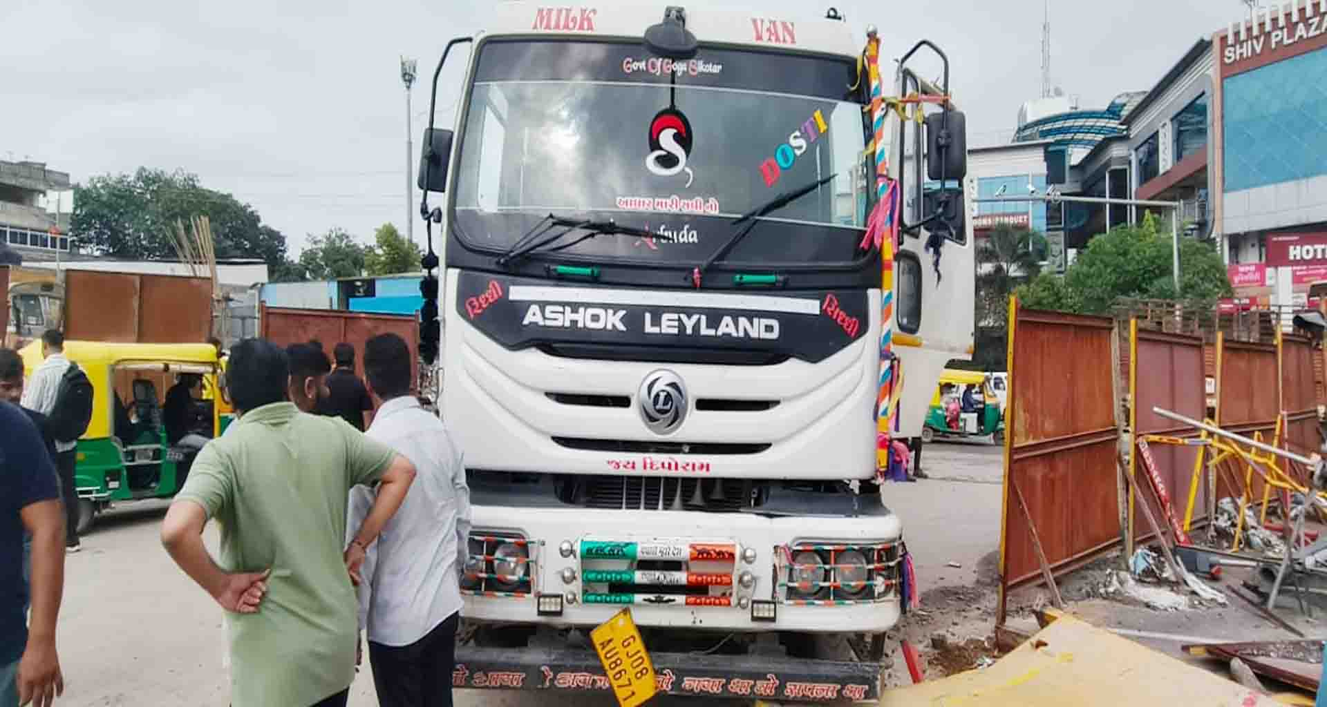 પાલનપુર-અમદાવાદ હાઇવે ટેન્કરની ટકકરે યુવકનું મોત