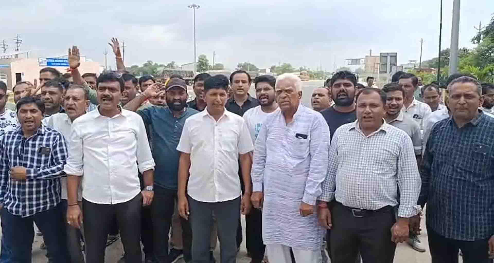 ખેમાણા ટોલ નાકાનો વિવાદ વકર્યો : ટોલ મુક્તિની માંગ ફગાવી દેતા ખેડૂતો લાલઘૂમ