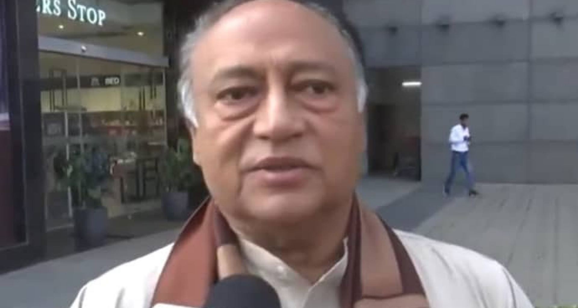 કોંગ્રેસે લક્ષ્મણ સિંહને કારણદર્શક નોટિસ ફટકારી