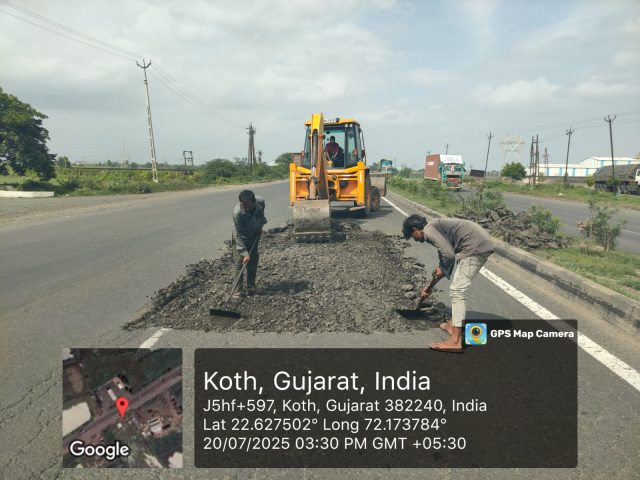 રાષ્ટ્રીય ધોરીમાર્ગ ૪૭(NH47) પર બગોદરા પાસે માર્ગ મરામત અને પેચવર્કની કામગીરી કરવામાં આવી