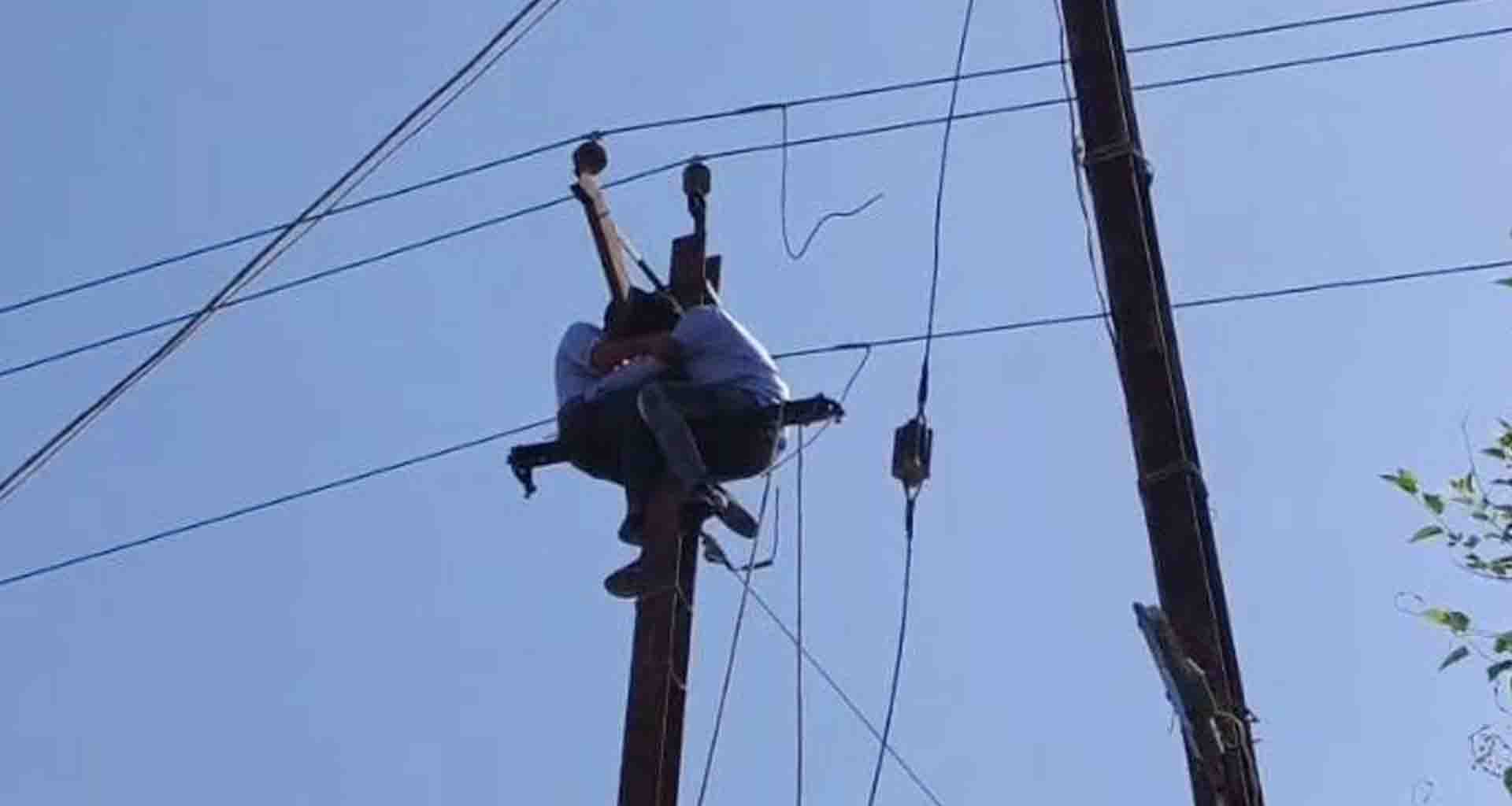 વડનગરમાં વિજ કર્મચારીને કરંટ લાગતા પોલ પર લટકી પડ્યો: વધુ સારવાર અર્થે દવાખાને ખસેડયો