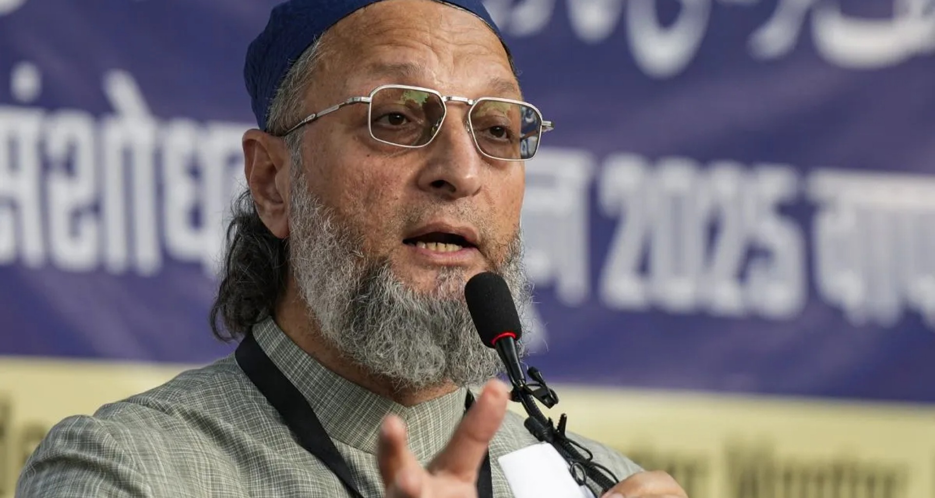 લાલ કિલ્લા વિસ્ફોટ: "ઇસ્લામમાં આત્મહત્યા હરામ છે અને..." ઓવૈસીએ આત્મઘાતી બોમ્બર ઓમરના એજન્ડાનો પર્દાફાશ કર્યો