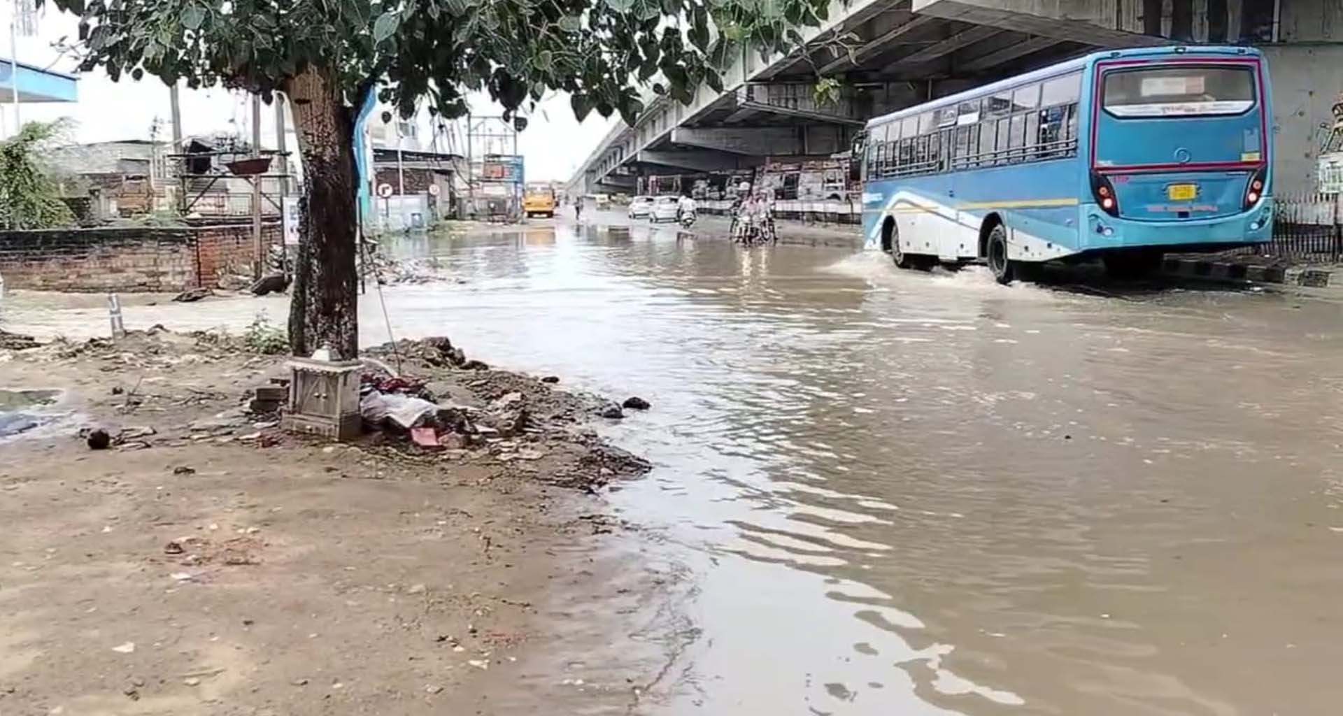 ડીસામાં બે ઇંચ વરસાદથી અનેક સોસાયટીઓમાં પાણી ભરાયા