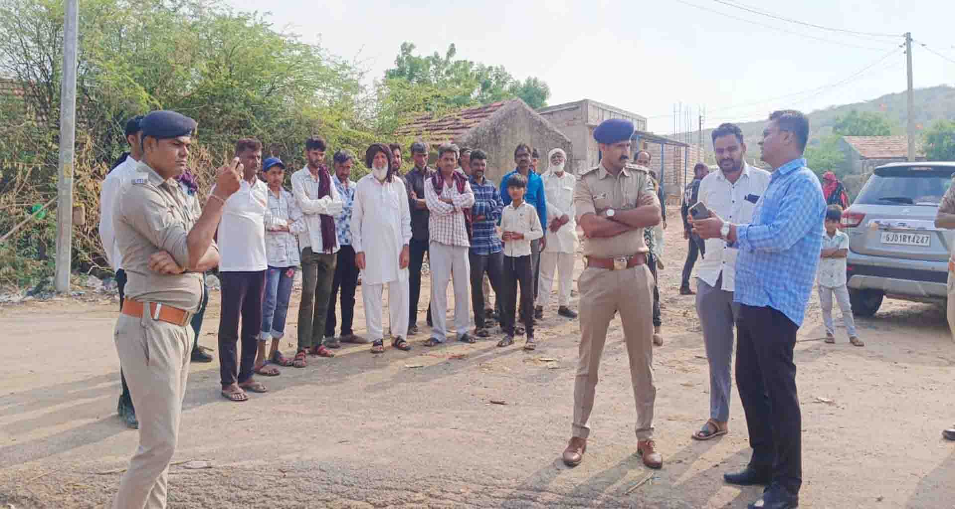 પાટણ જિલ્લાના સરહદી ગામોમાં મોકડ્રિલ નિદર્શન દ્વારા ગ્રામજનોને માર્ગદર્શન અપાયુ