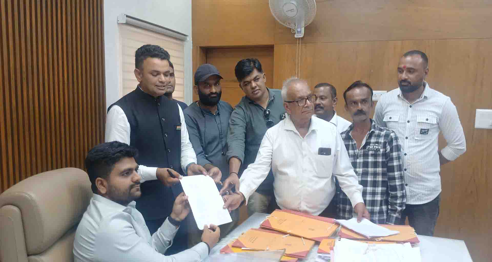 પાલનપુરના નેશનલ હાઇવે પર હાઇમાસ પોલની લાઇટો ચાલુ કરવા માંગ કરાઇ