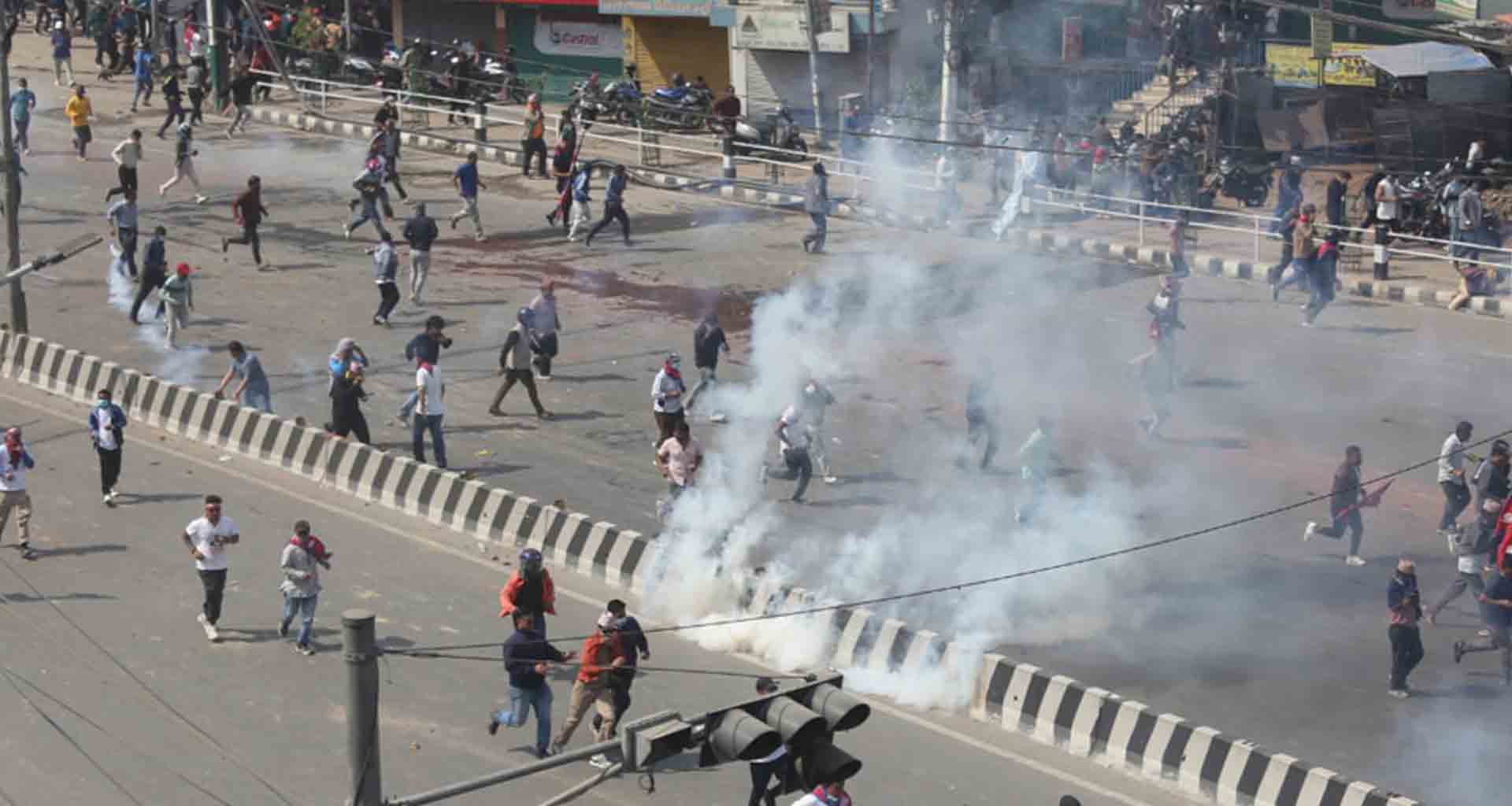 નેપાળમાં સેના તૈનાત હોવા છતાં વ્યાપક હિંસા કેમ પરિસ્થિતિ ચિંતાજનક