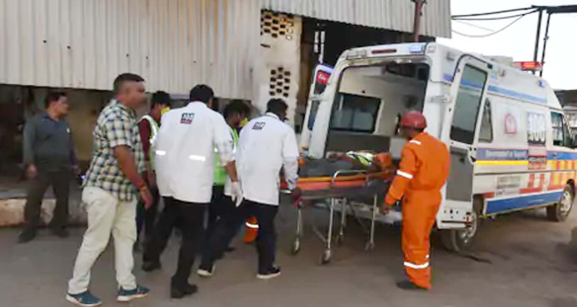 તંત્ર સજ્જ : પ્રાંતિજ હાઈવે પર મોકડ્રિલ યોજાઈ, અકસ્માત સમયે બચાવ કામગીરીનું જીવંત નિદર્શન કરાયું