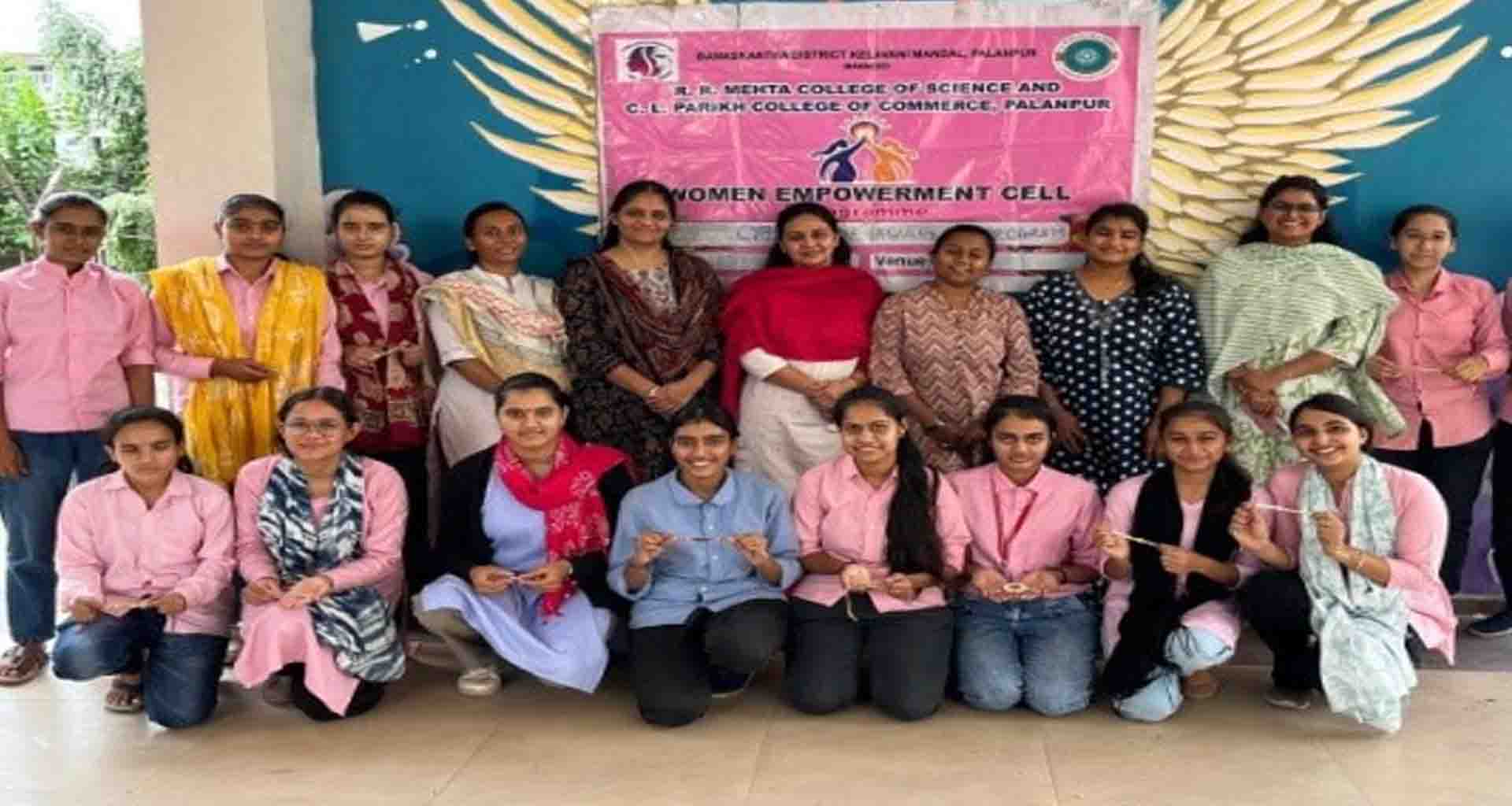 સાયન્સ અને કોમર્સ કોલેજ, પાલનપુરમાં રાખી મેકીંગ સ્પર્ધા યોજાઇ