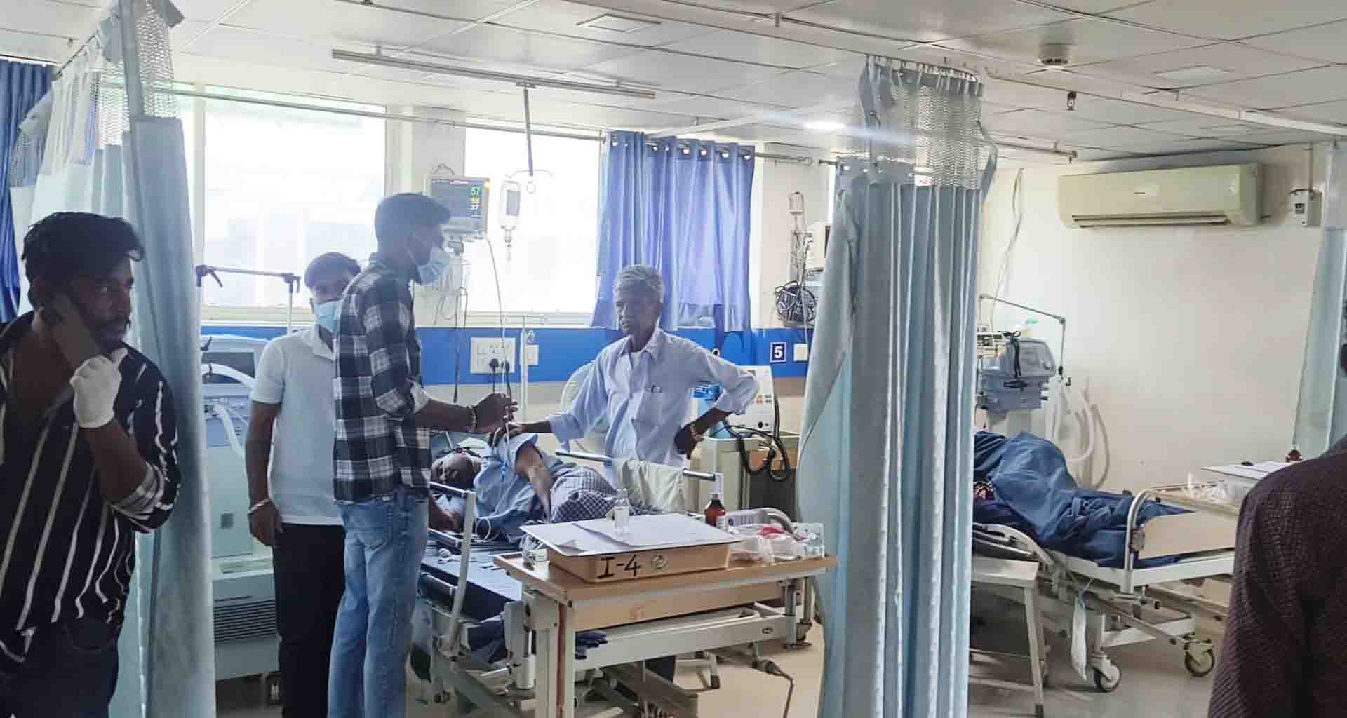 સાબરકાંઠા જિલ્લાના વડાલીમાં એક જ પરિવારના પાંચ સભ્યોએ ઝેરી દવા ગટગટાવી