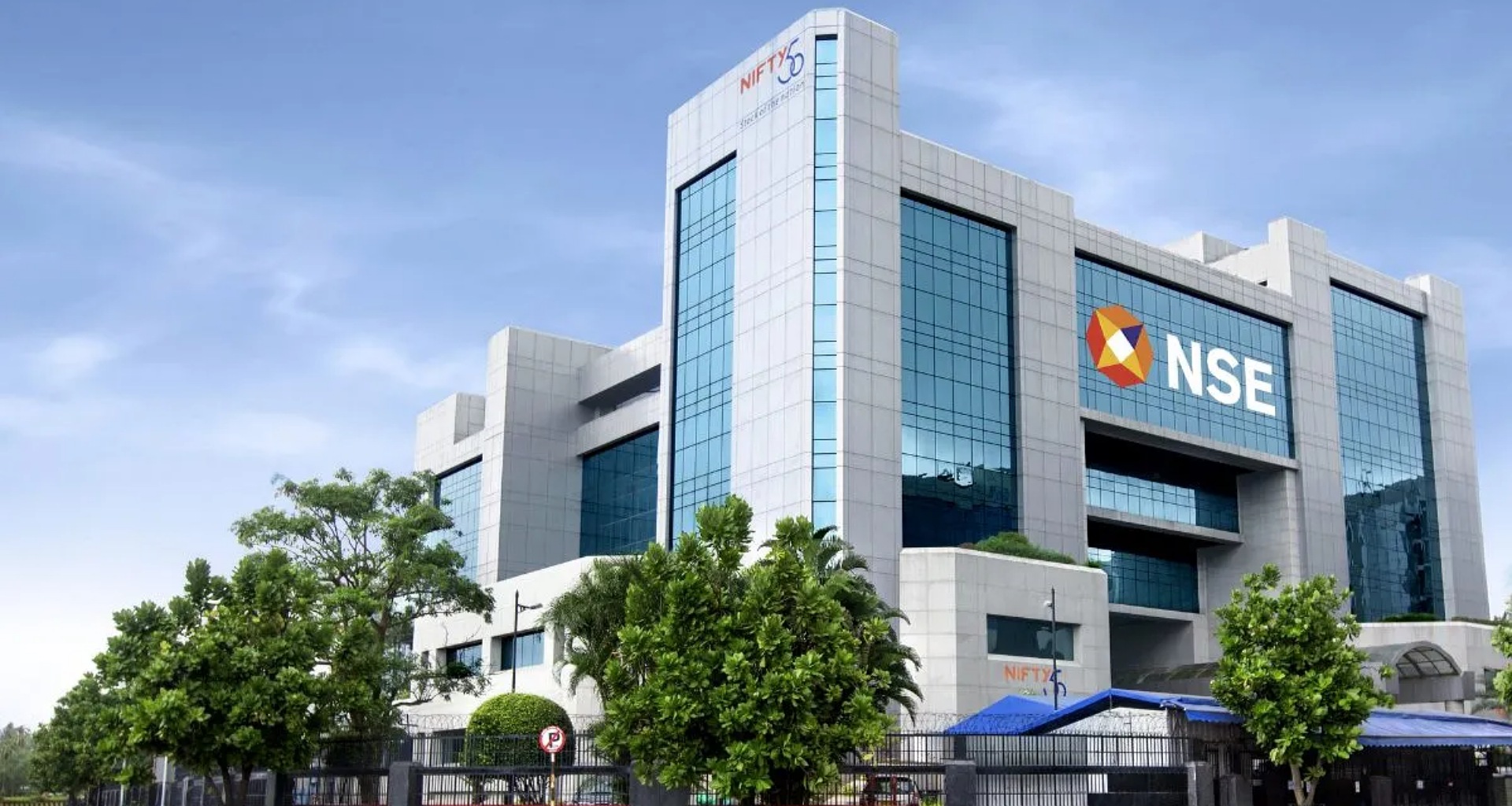 શેરબજારમાં સતત ત્રીજા દિવસે ઘટાડો, આ શેરોએ રોકાણકારોને ભારે નુકસાન પહોંચાડ્યું