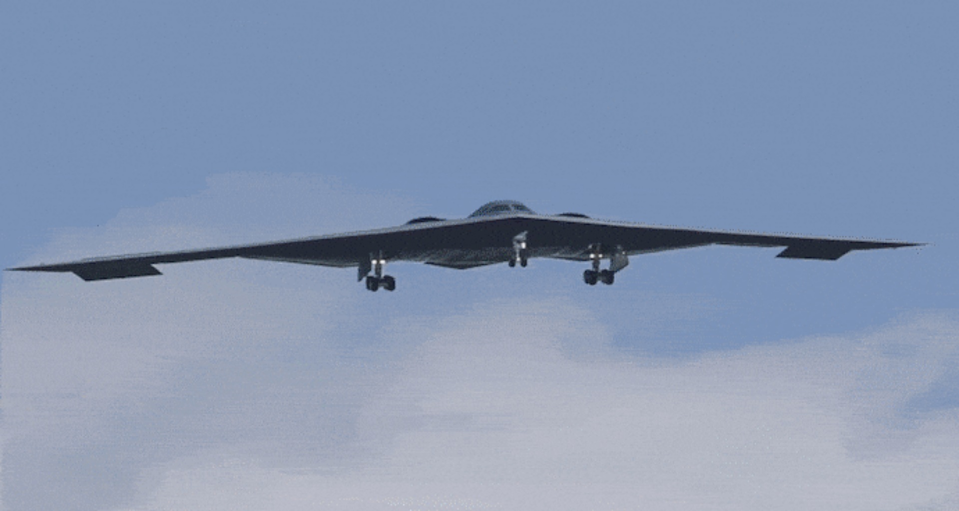 ઈરાન દ્વારા ઇઝરાયલ પર ડઝનબંધ મિસાઇલો છોડવામાં આવી ત્યારે ટ્રમ્પે શાસન પરિવર્તનનો પ્રસ્તાવ મૂક્યો