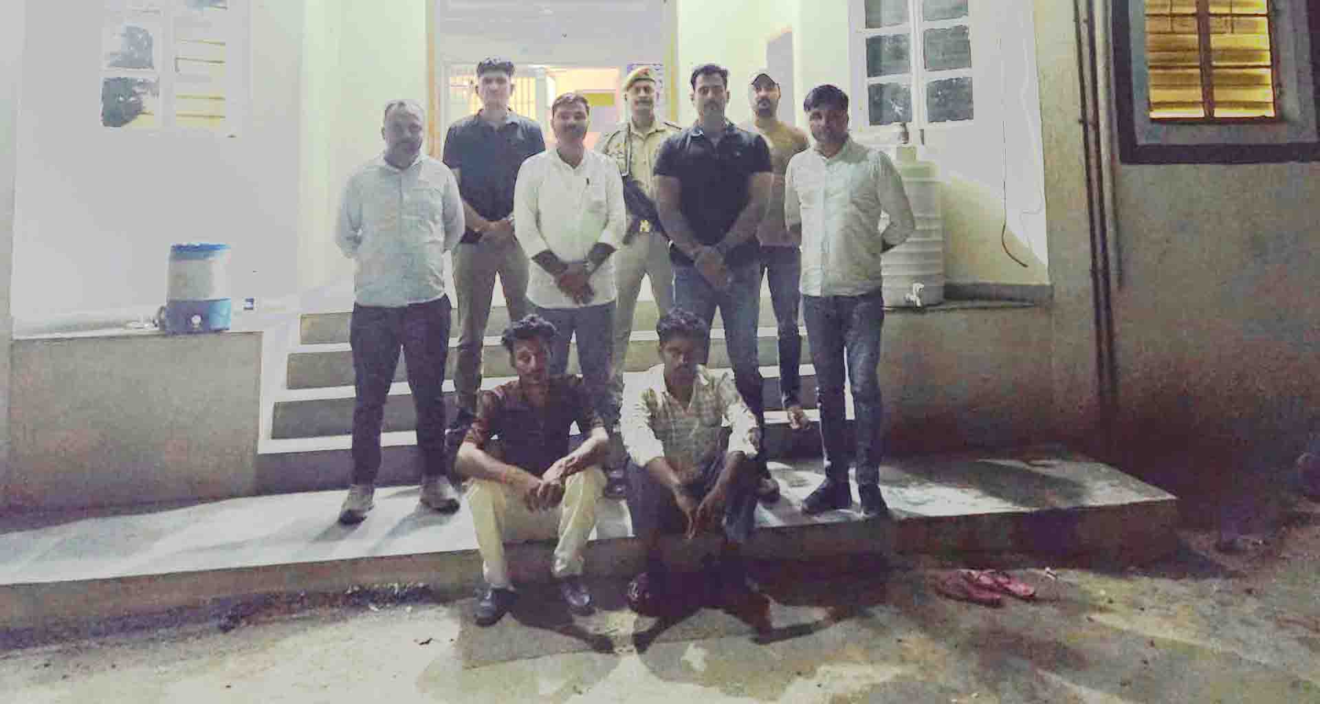 યુપીમાં થયેલ આંગડિયા પેઢીના લૂંટના આરોપીઓ દાંતીવાડાના પાસવાળ ગામેથી ઝડપાયા