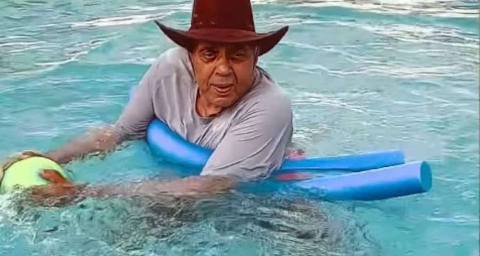 વૃદ્ધો માટે પાણીની કસરત કેવી રીતે ગેમ-ચેન્જર બની શકે છે, આ વિશે અભિનેતા ધર્મન્દ્રે કહી મોટી વાત