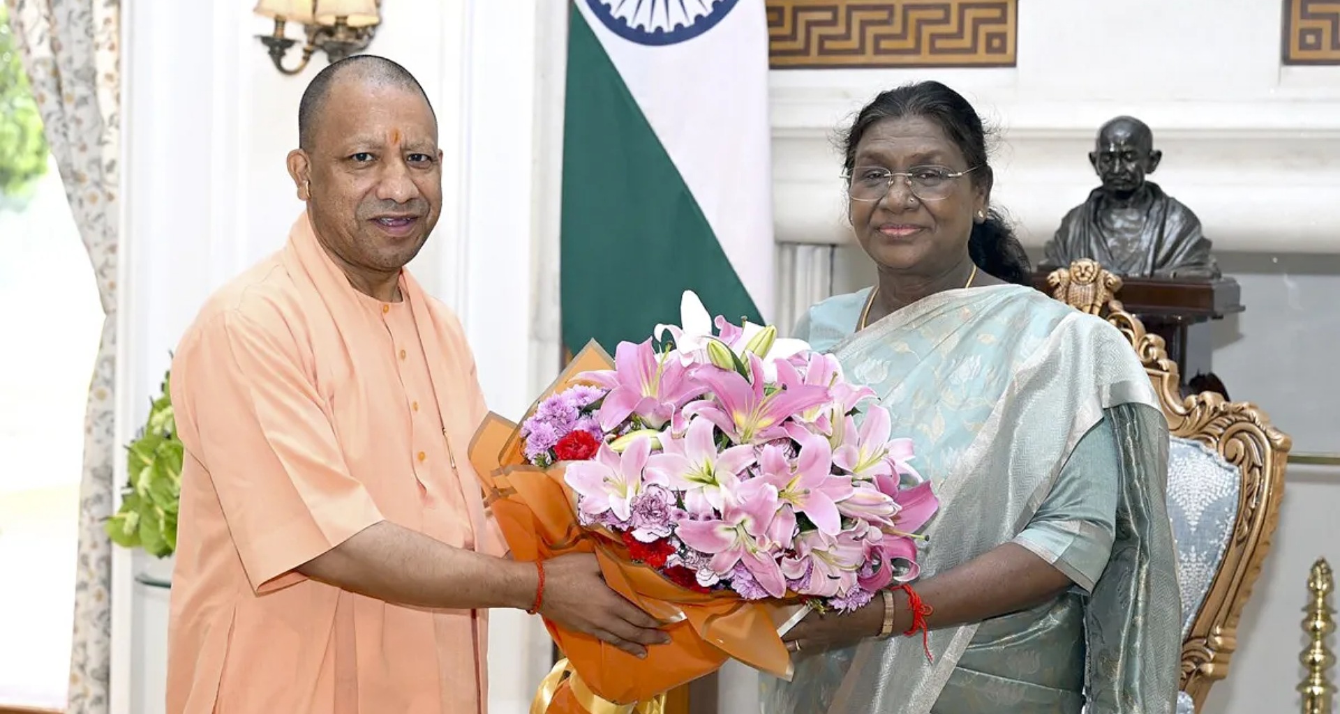 સીએમ યોગી રાષ્ટ્રપતિ મુર્મુ, ઉપરાષ્ટ્રપતિ રાધાકૃષ્ણન અને પીએમ મોદીને મળ્યા