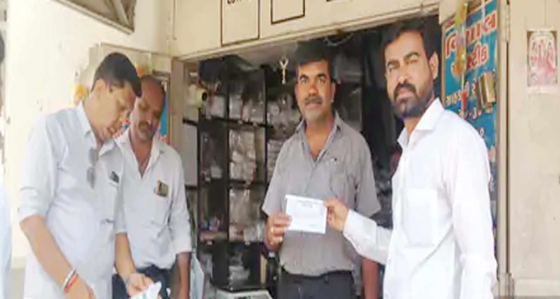 મહેસાણા મનપાએ ગંદકી ફેલાવતા અને પ્રતિબંધિત પ્લાસ્ટિક વાપરતા 985 વેપારી સામે કાર્યવાહી